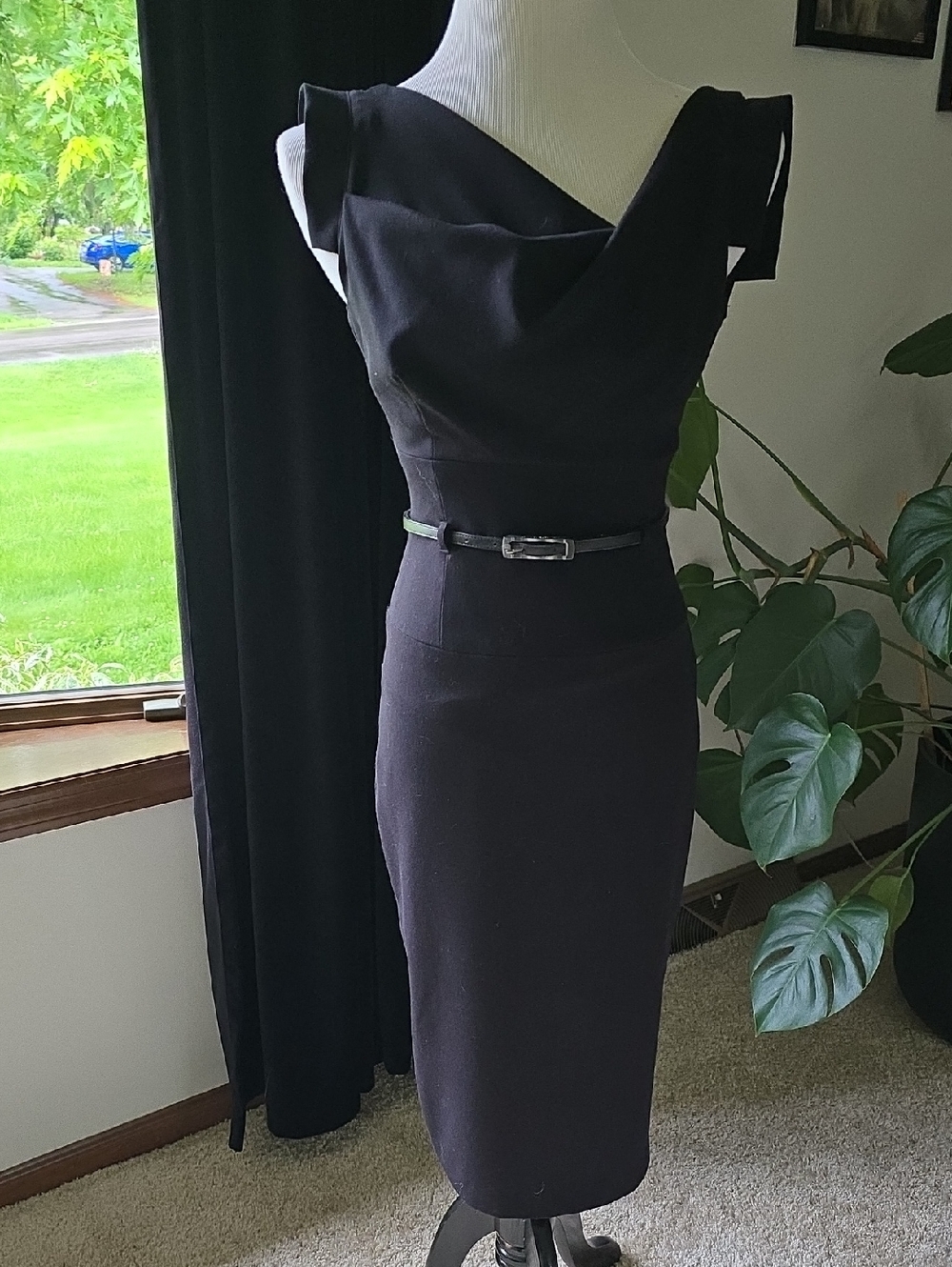 Black Halo Black Draped Sheath Midi Dress Sz 2